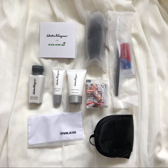 Salvatore Ferragamo x Eva Air Amenities Kit - Picture 4 of 8